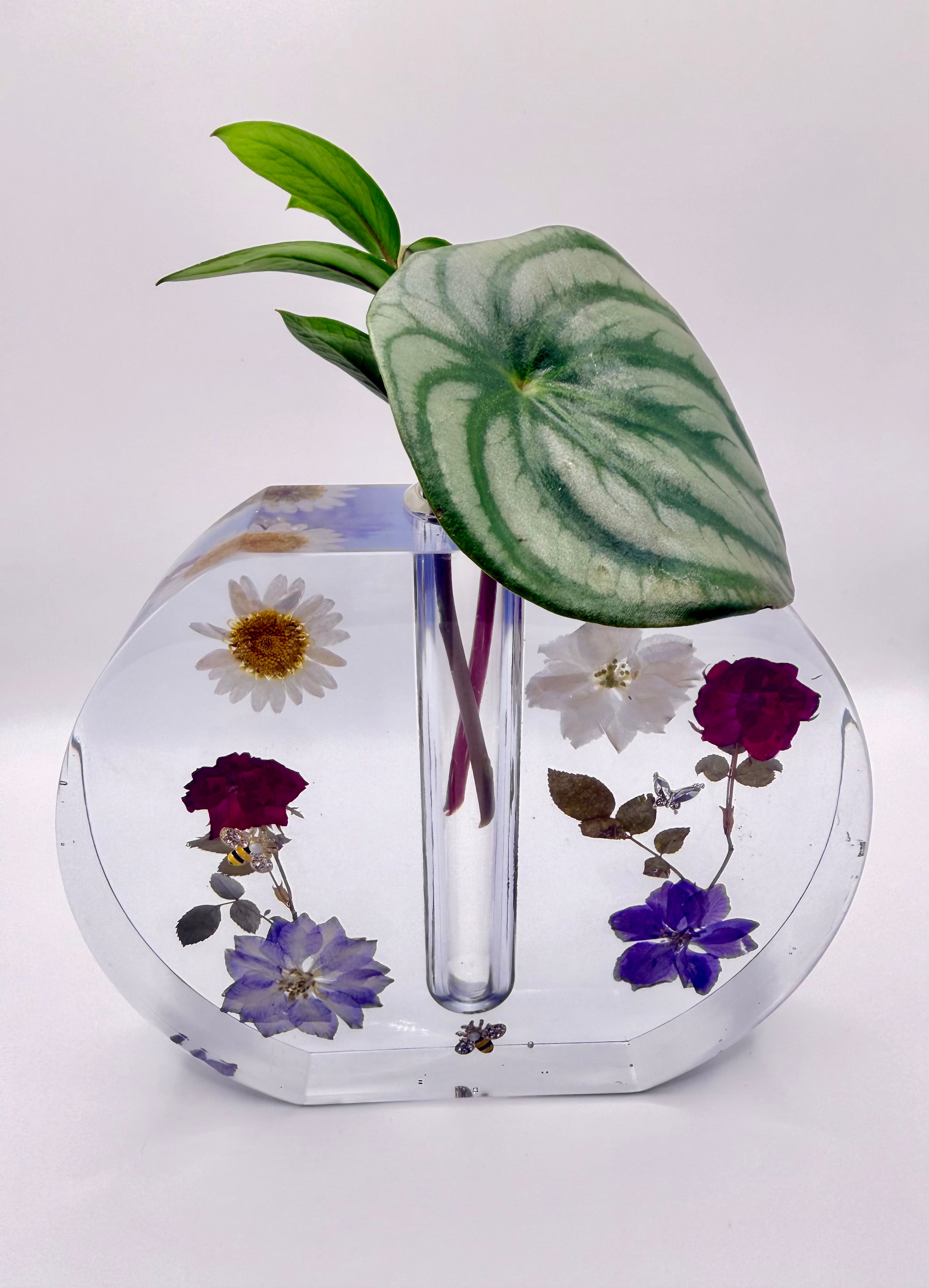 Garden Gossip | One-of-a-Kind Resin Vase