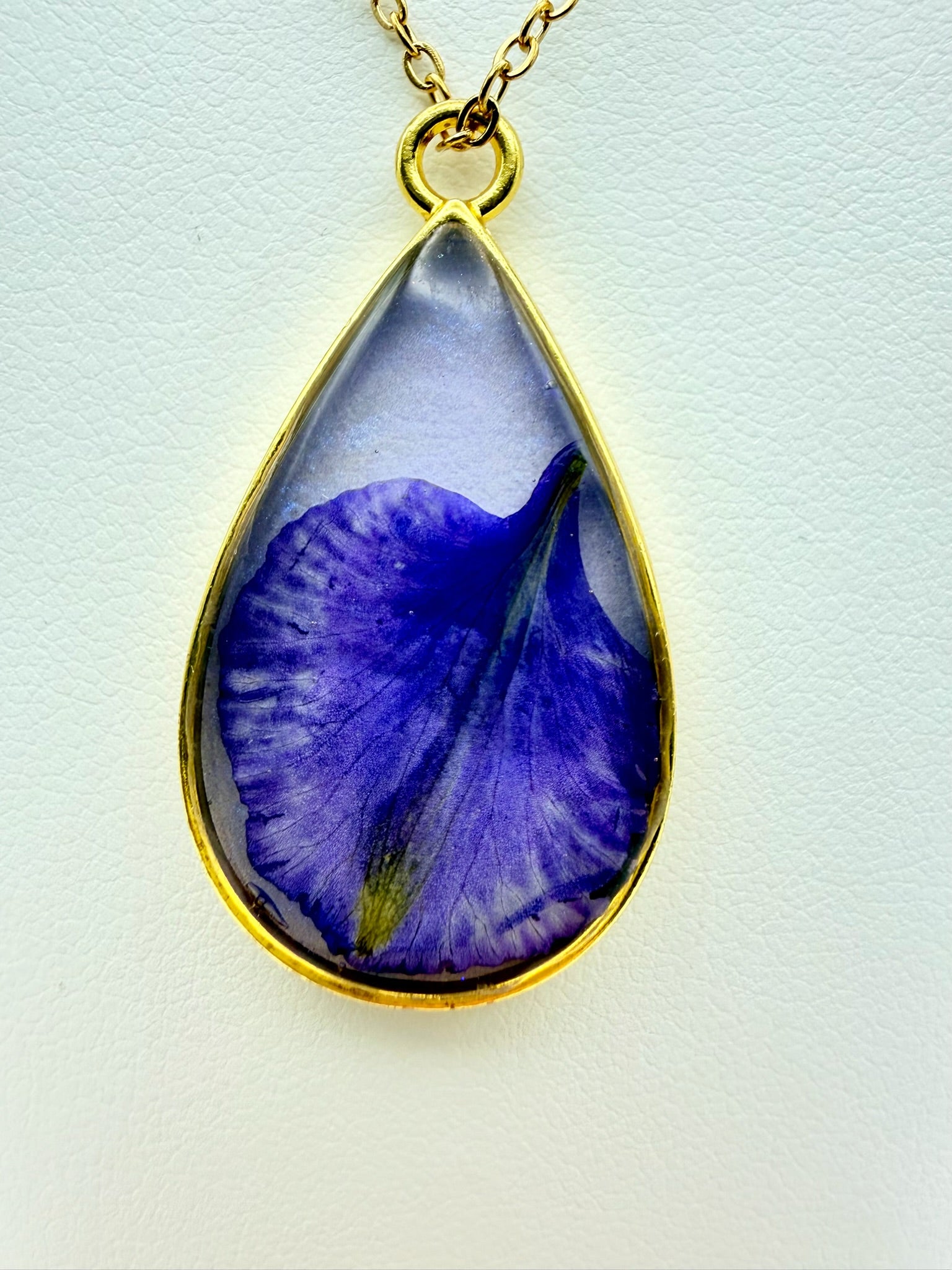 Prince Petal | Resin Necklace