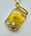 Daisy Bee | Resin Necklace