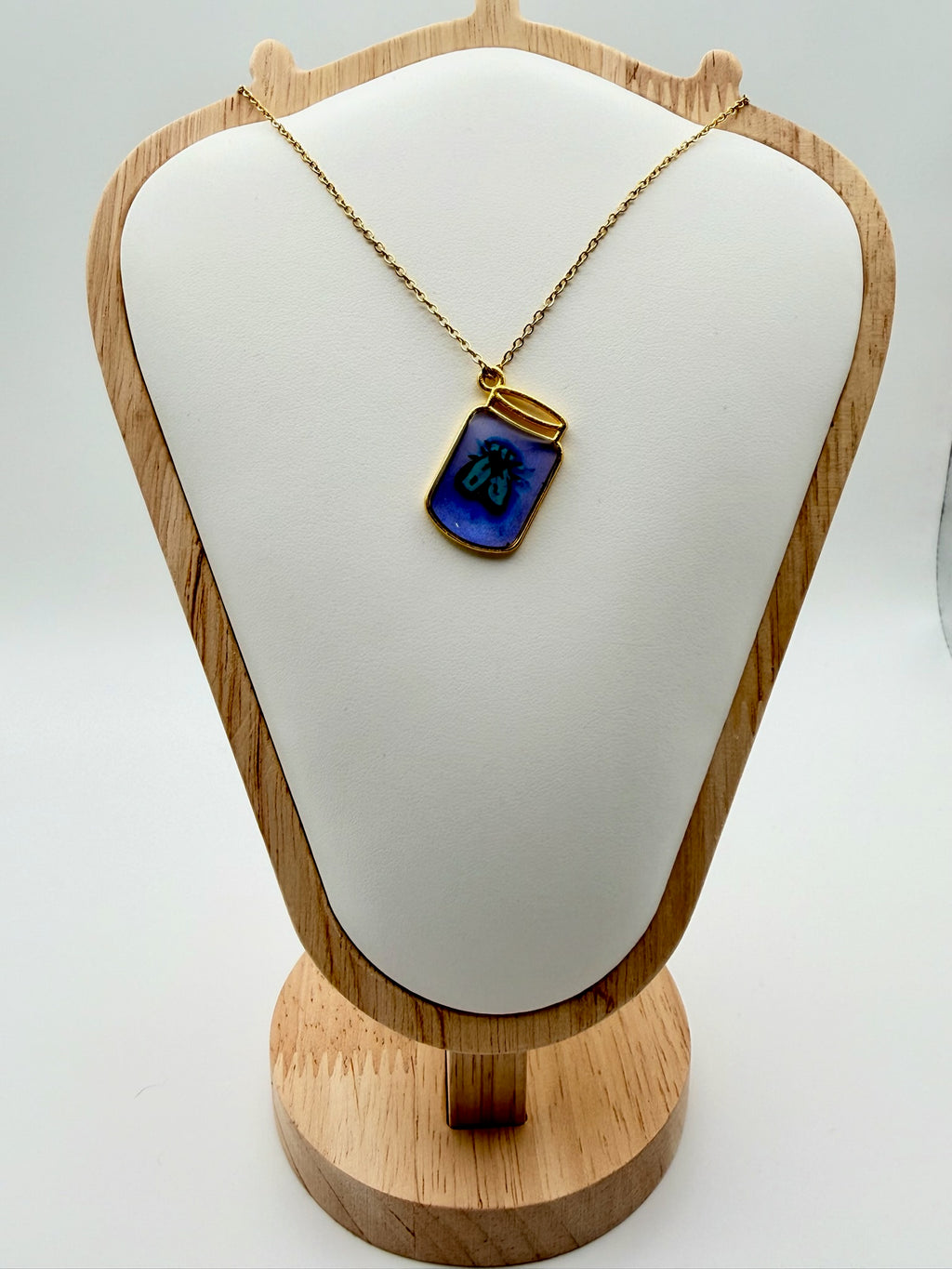 Fly, Tarik | Resin Necklace