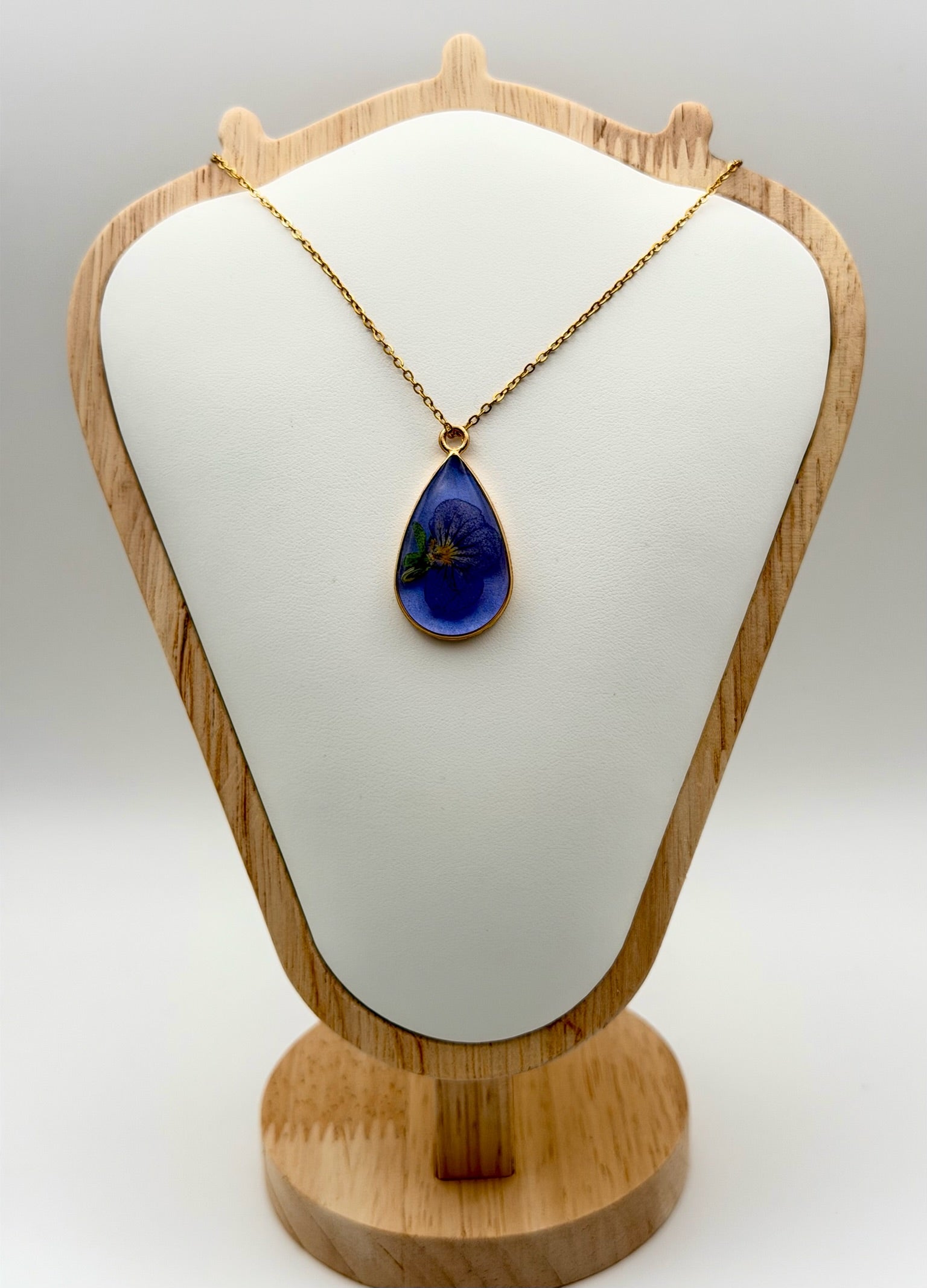 Fancy Jeannie | Resin Necklace