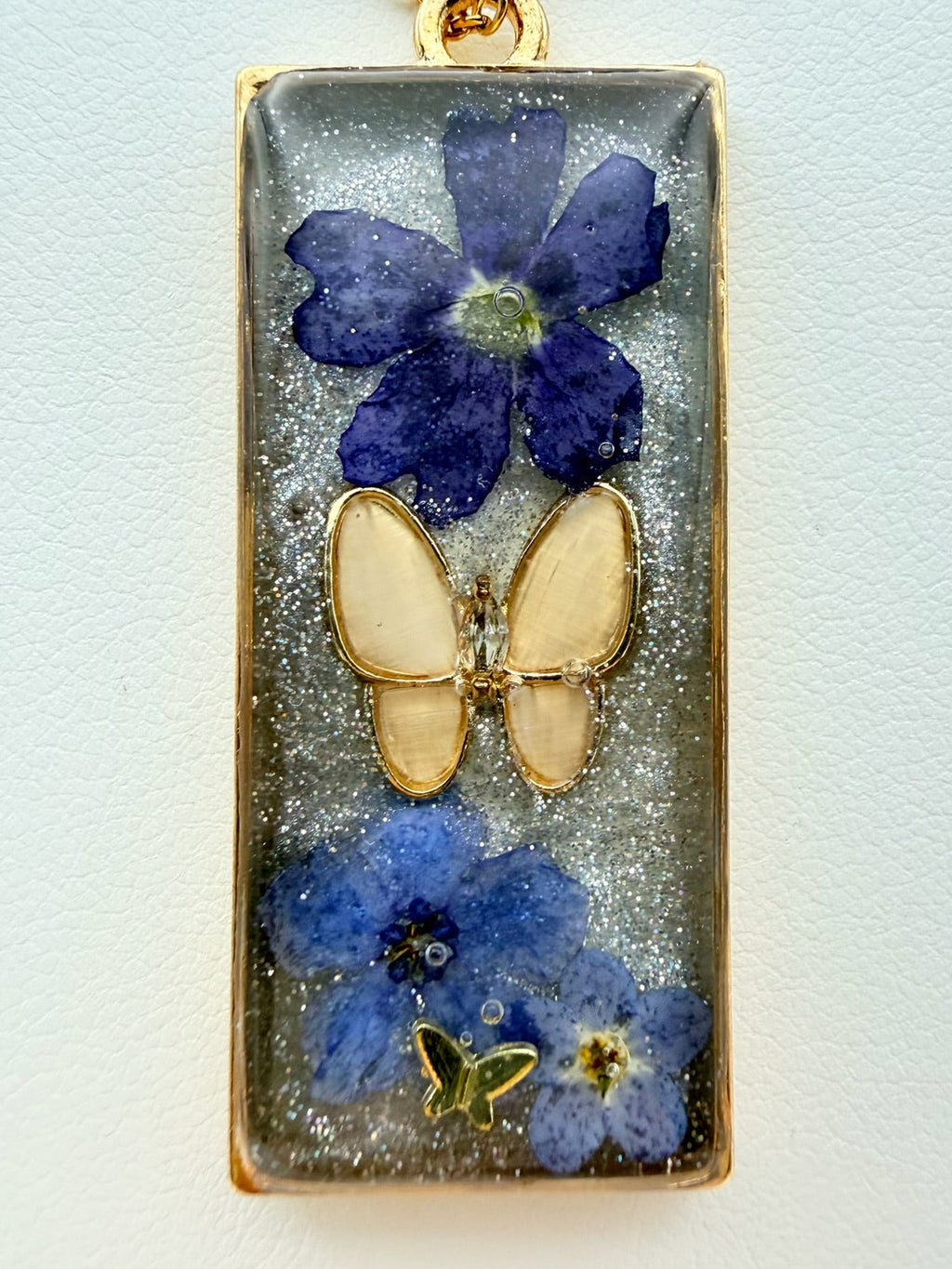 Endless Light | Resin Necklace