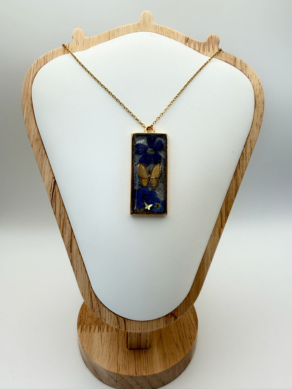 Endless Light | Resin Necklace
