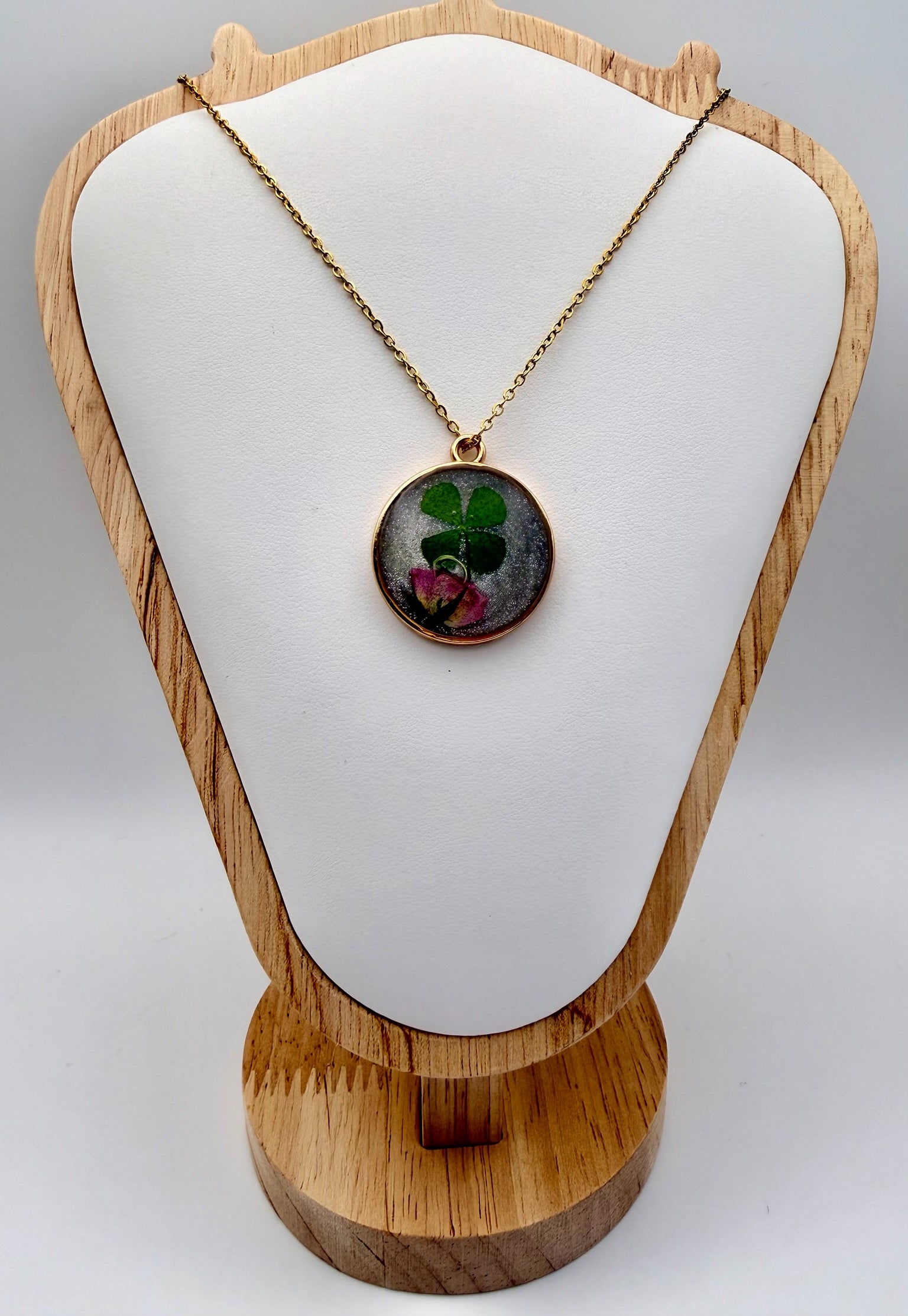 Lucky Rose | Resin Necklace
