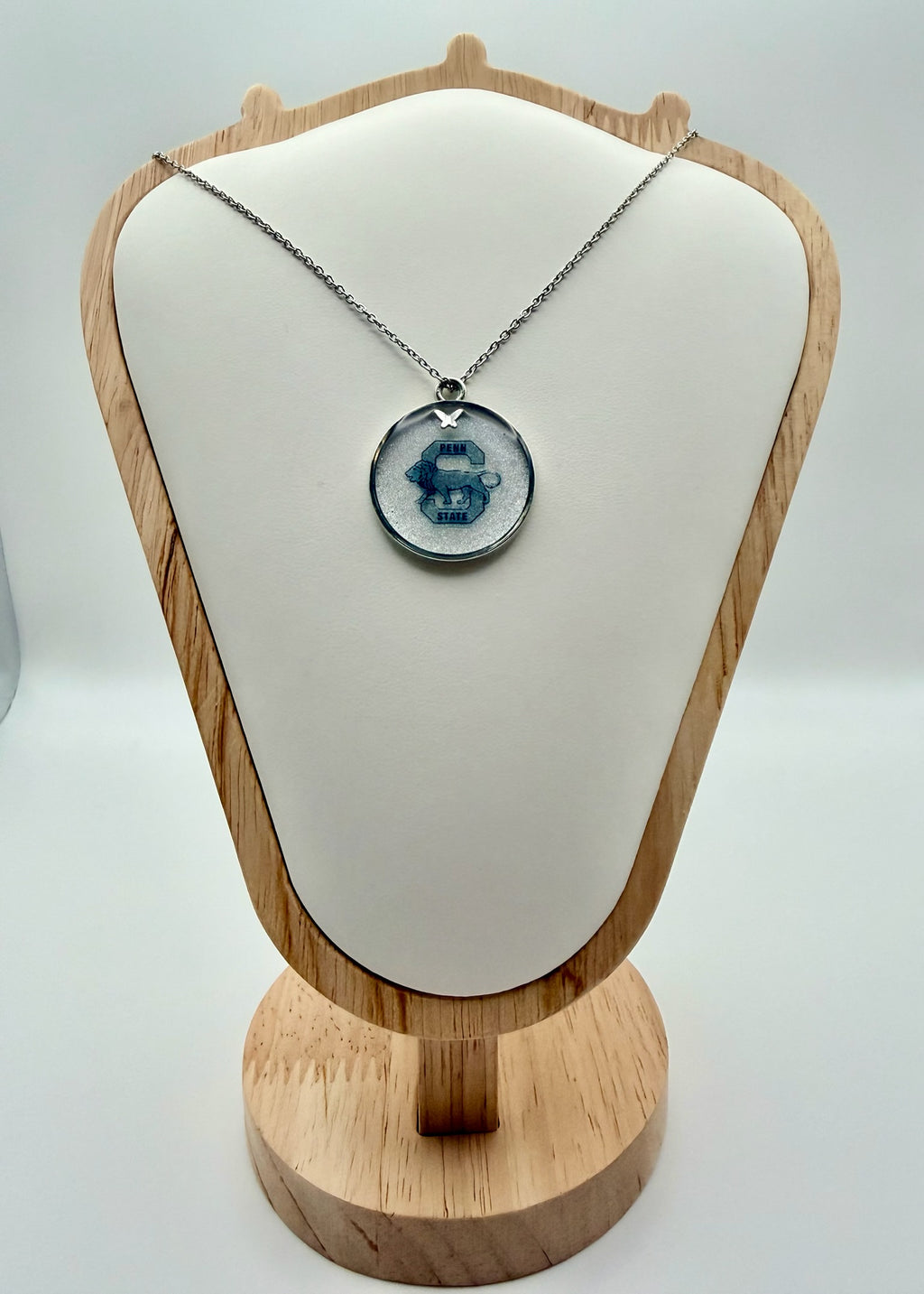 Penn State Pride, handmade resin necklace, detail view 2